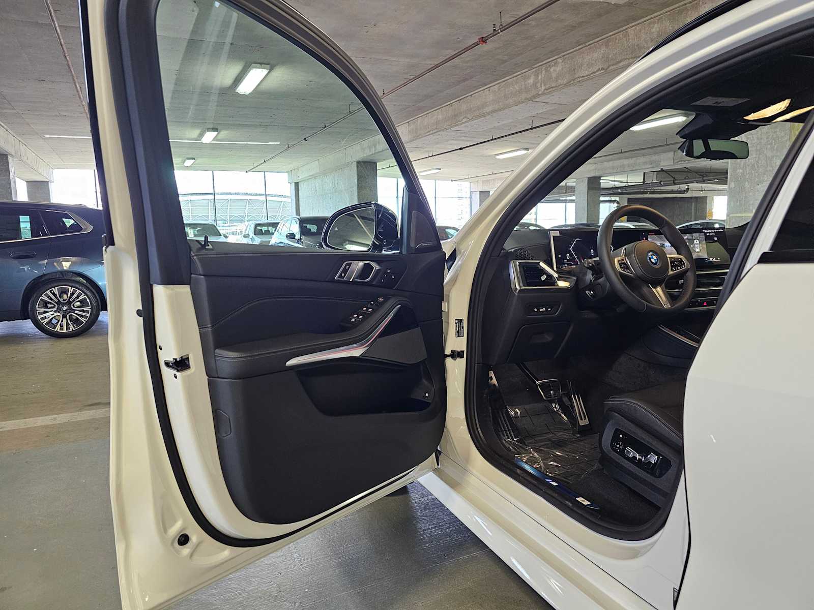 Thumbnail: 2026 BMW X5 - 30