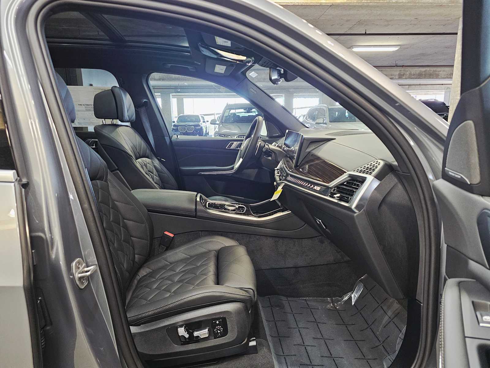 Thumbnail: 2026 BMW X5 - 27