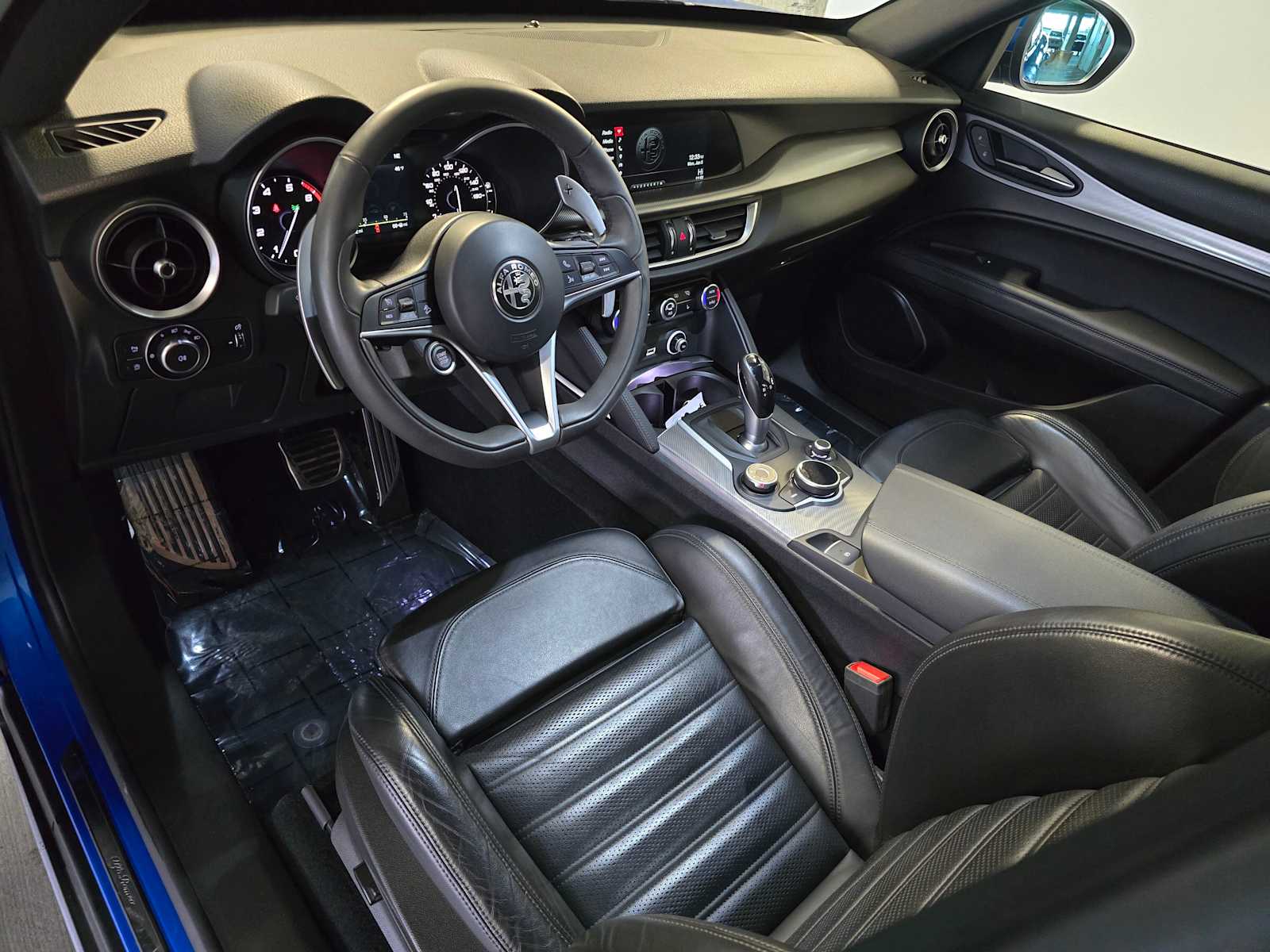 Thumbnail: 2018 Alfa Romeo Stelvio - 2