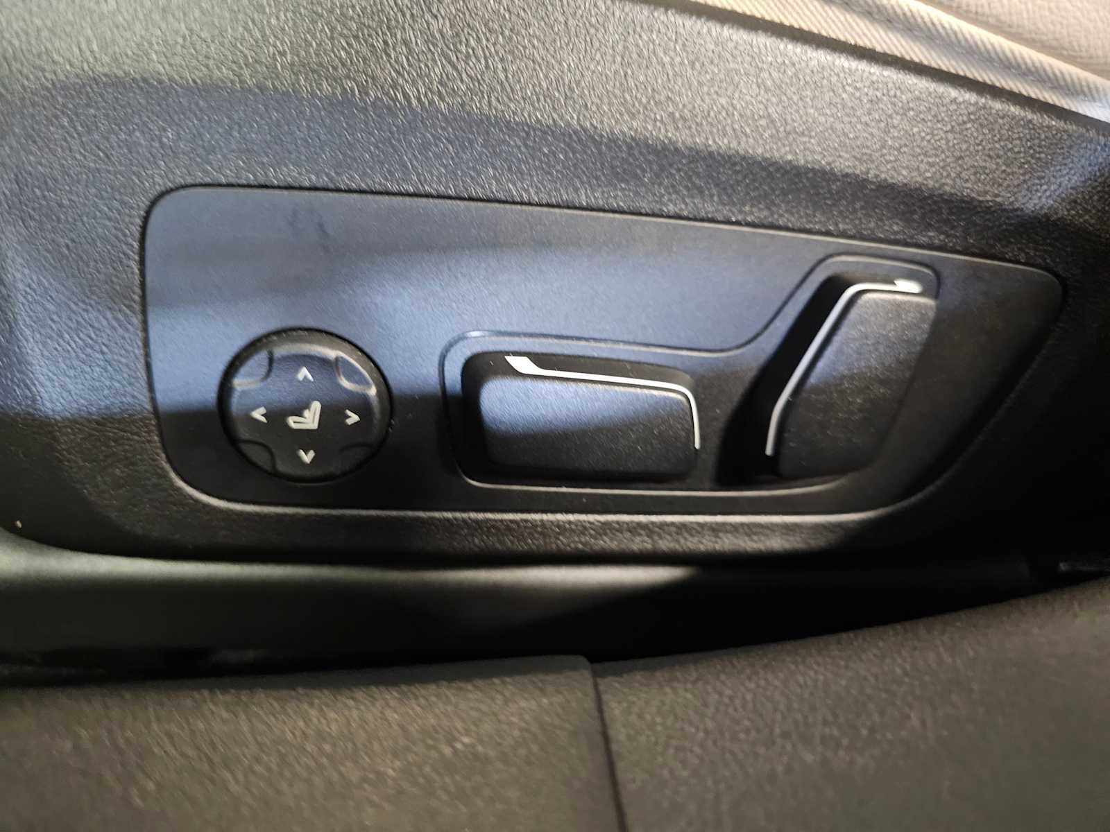 Thumbnail: 2025 BMW 3 Series - 30