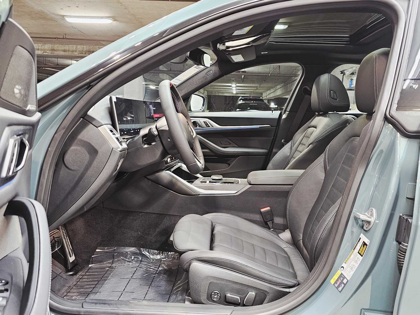 Thumbnail: 2025 BMW i4 - 23