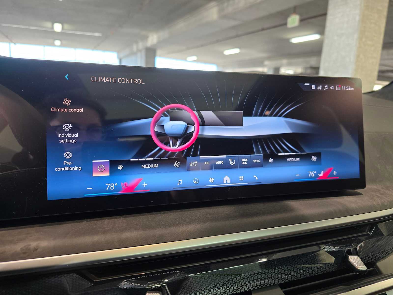 Thumbnail: 2026 BMW X7 - 15