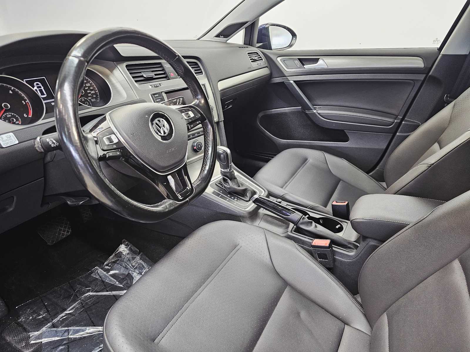 Thumbnail: 2015 Volkswagen Golf - 2