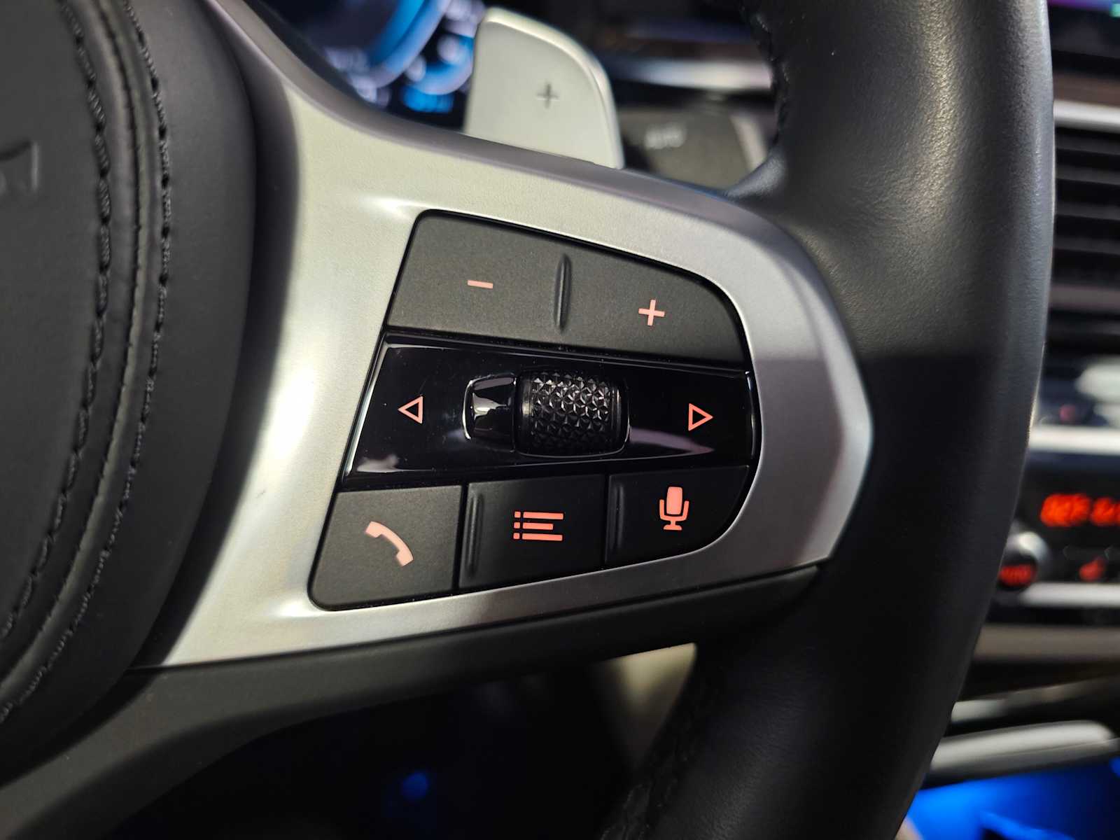 Thumbnail: 2023 BMW 5 Series - 21