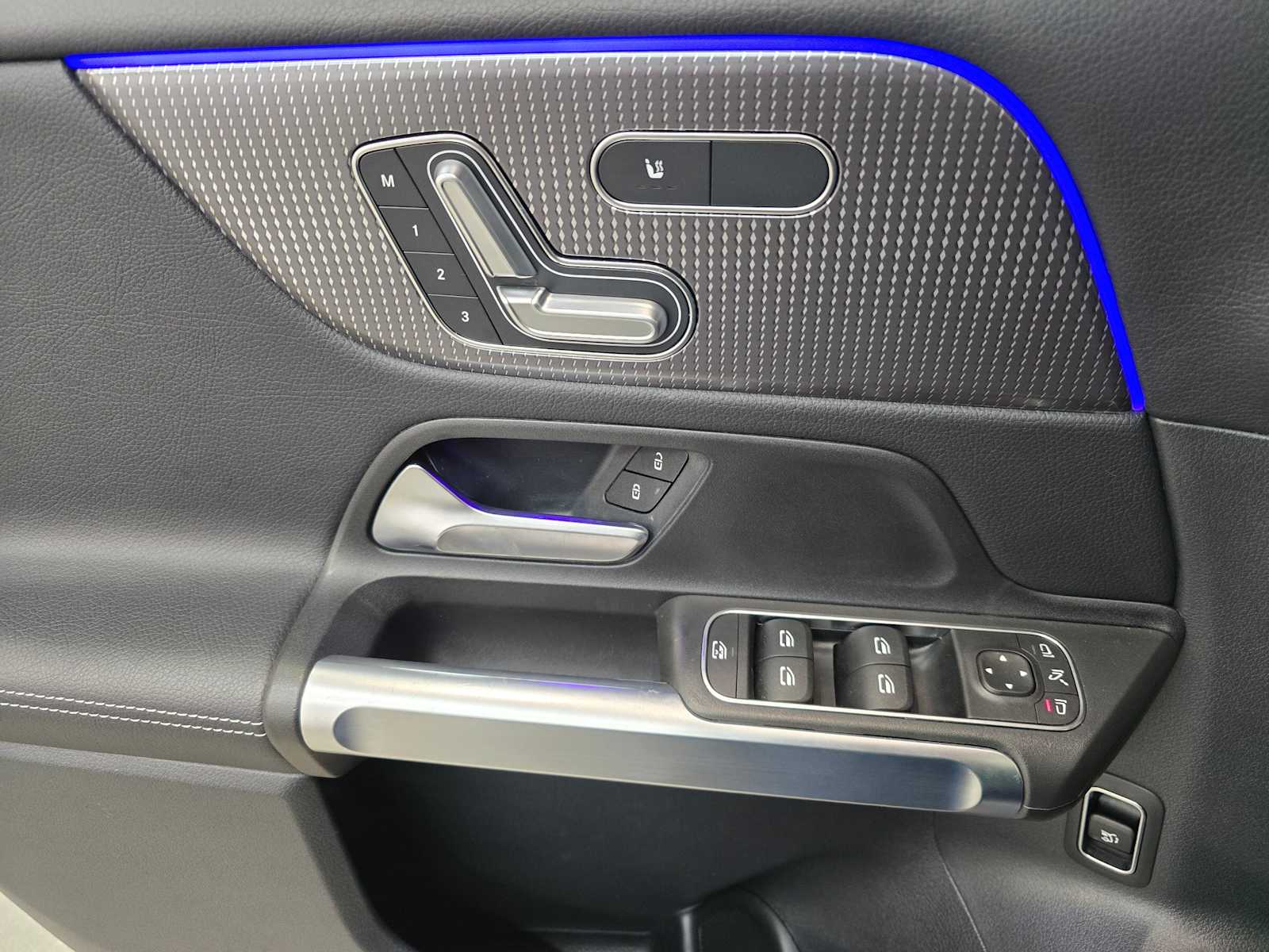 Thumbnail: 2023 Mercedes-Benz GLB - 21