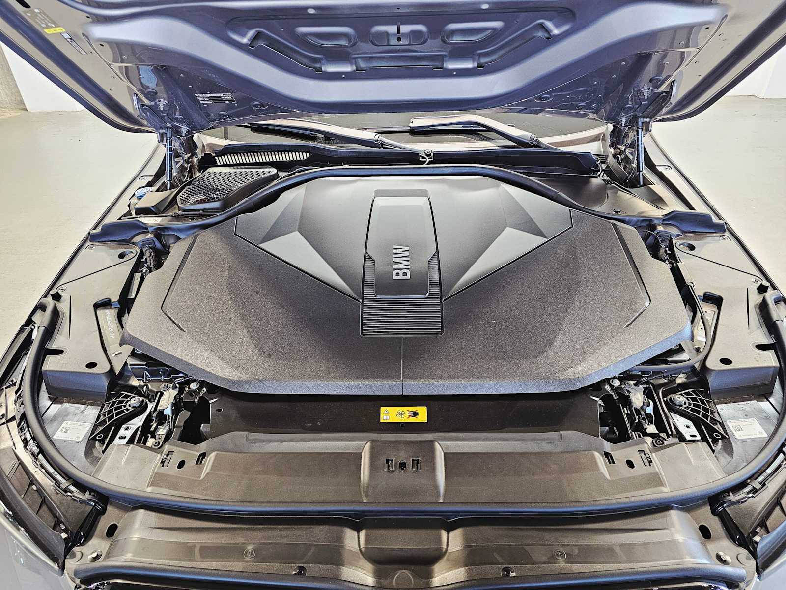 Thumbnail: 2026 BMW i5 - 9