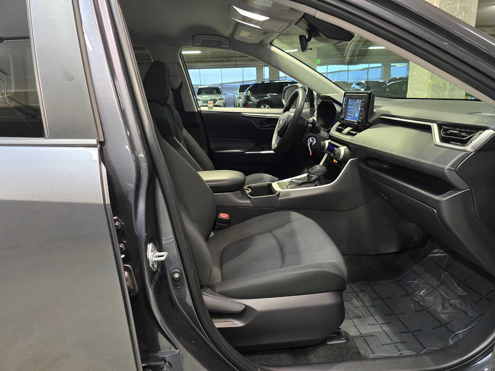 Thumbnail: 2022 Toyota RAV4 - 29