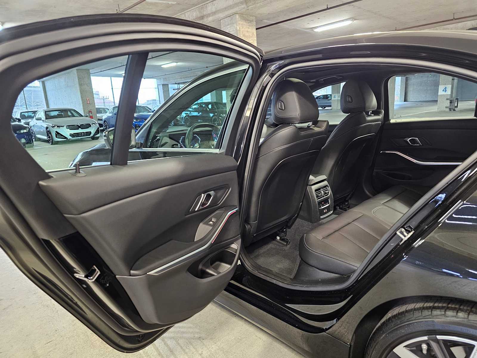 Thumbnail: 2025 BMW 3 Series - 35