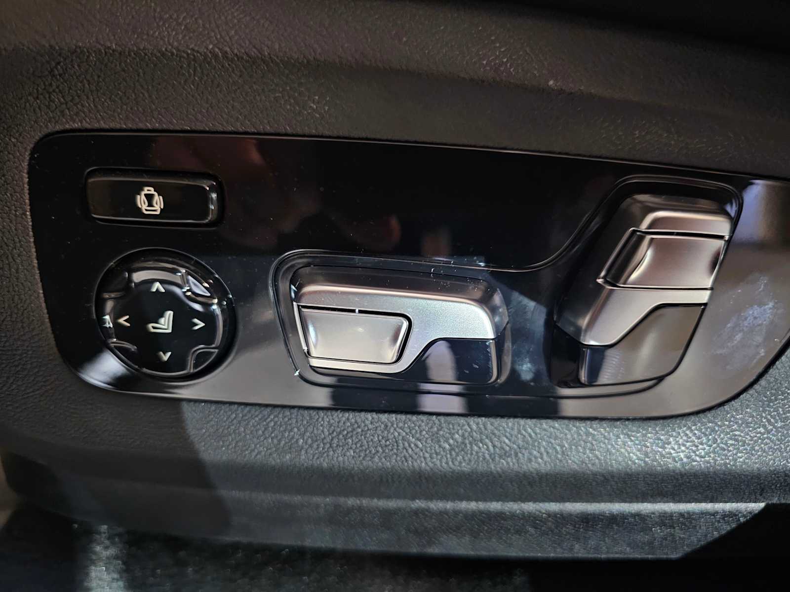 Thumbnail: 2026 BMW X7 - 30