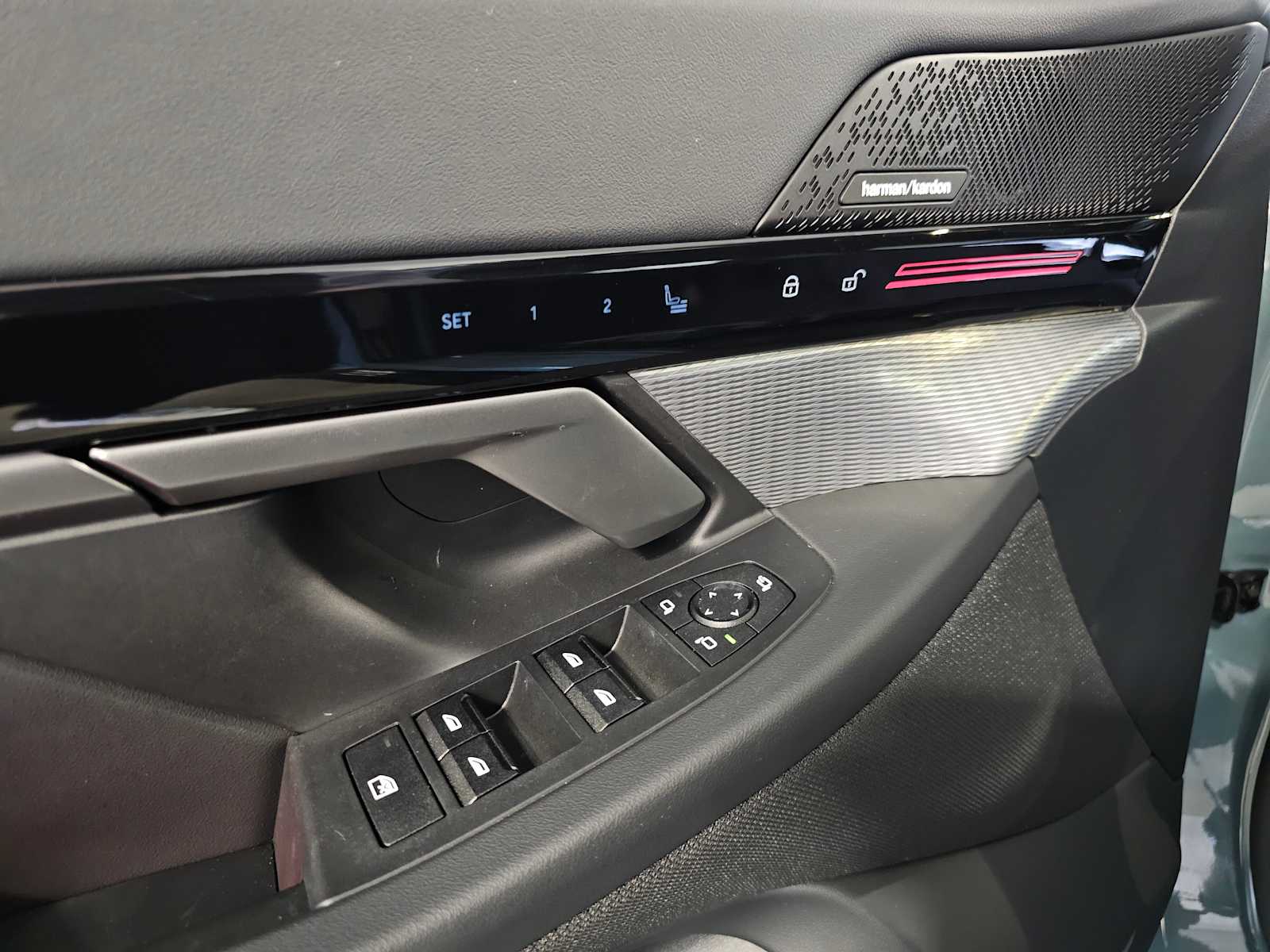 Thumbnail: 2025 BMW 5 Series - 26