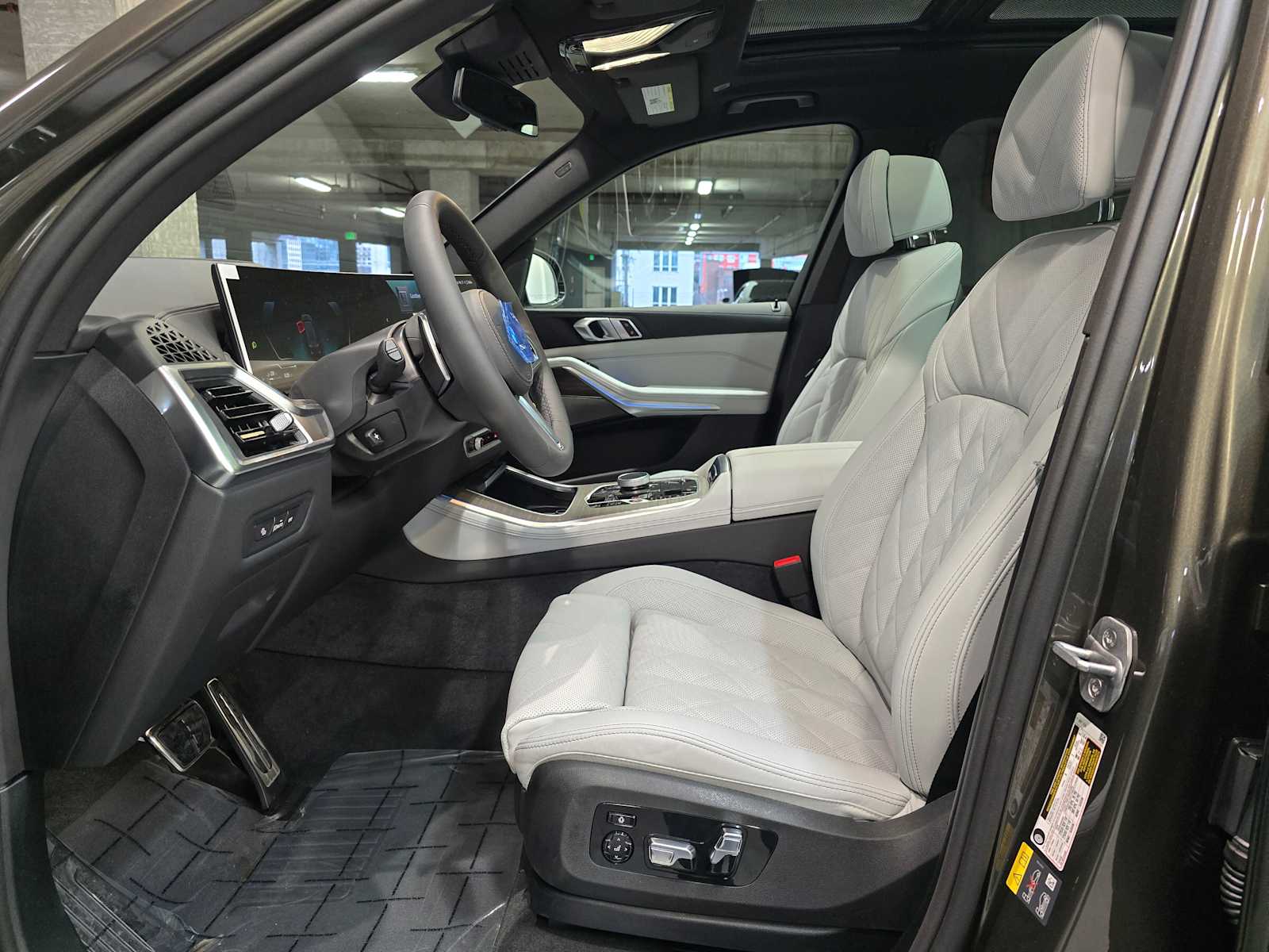 Thumbnail: 2026 BMW X5 - 25