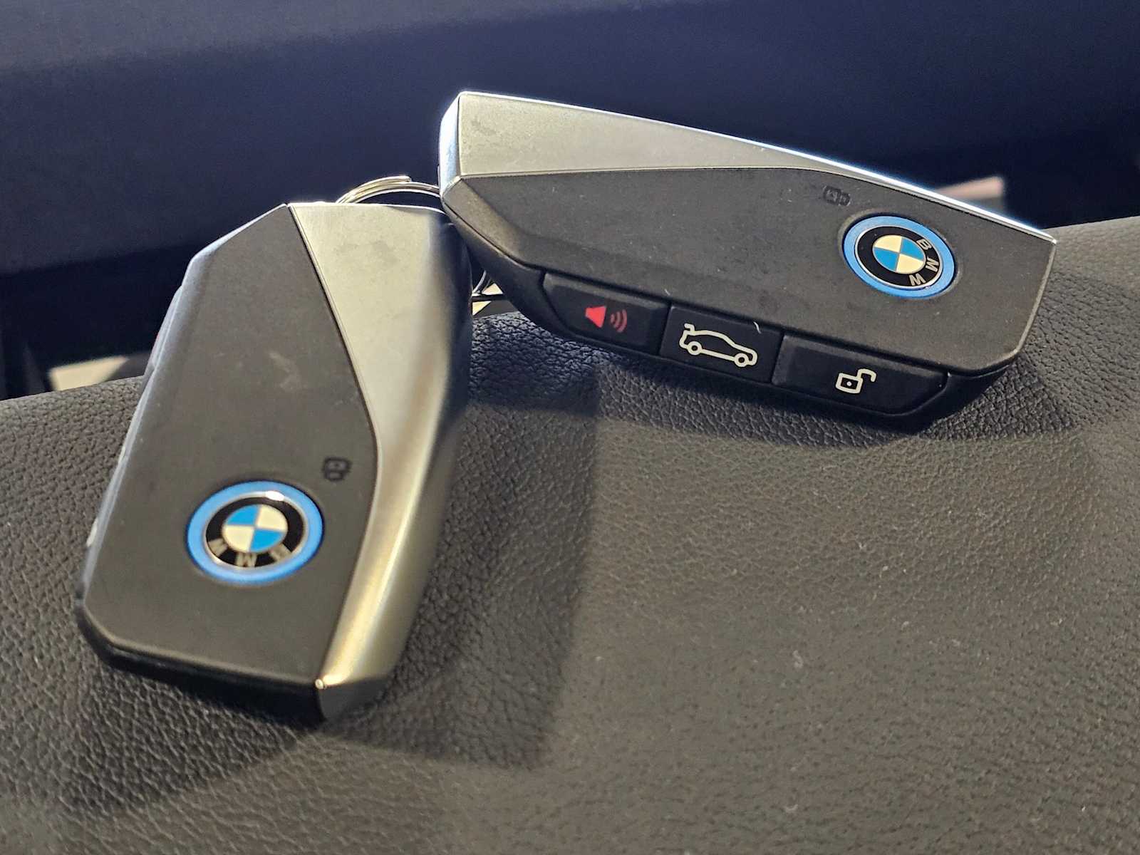 Thumbnail: 2023 BMW iX - 42