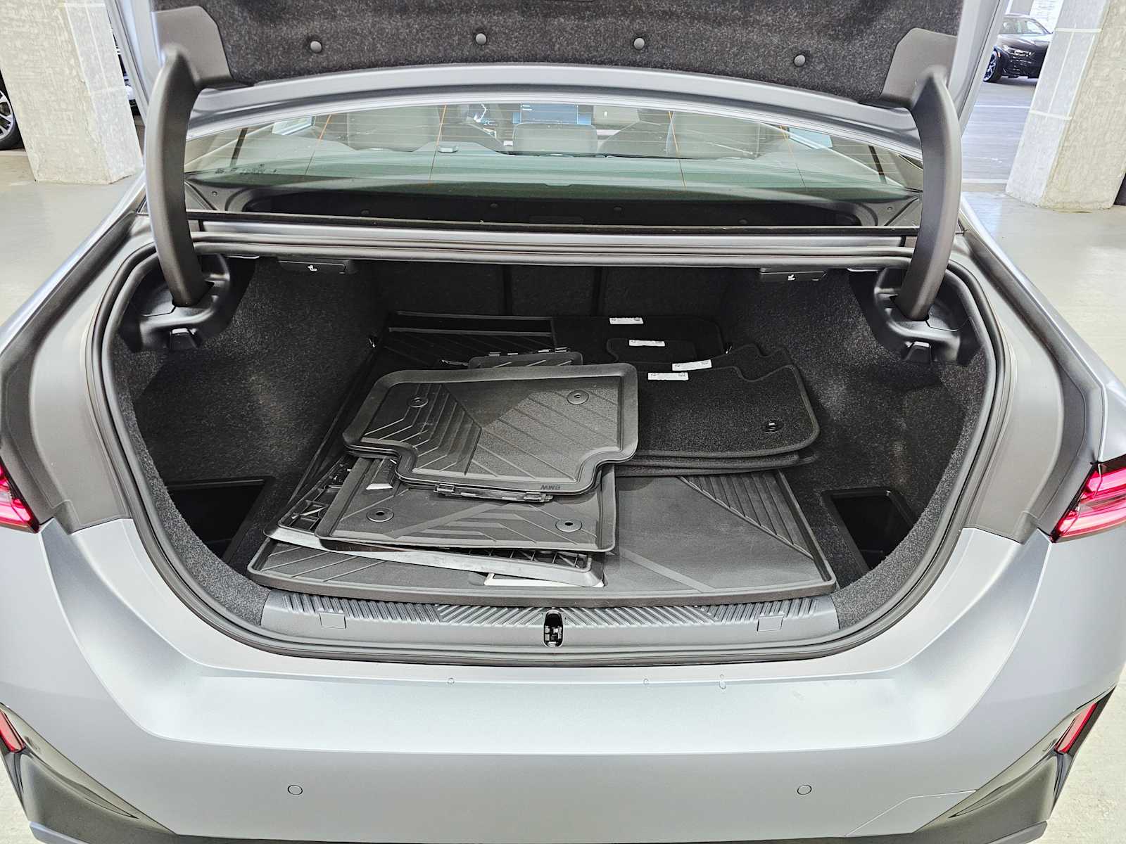 Thumbnail: 2026 BMW 5 Series - 28