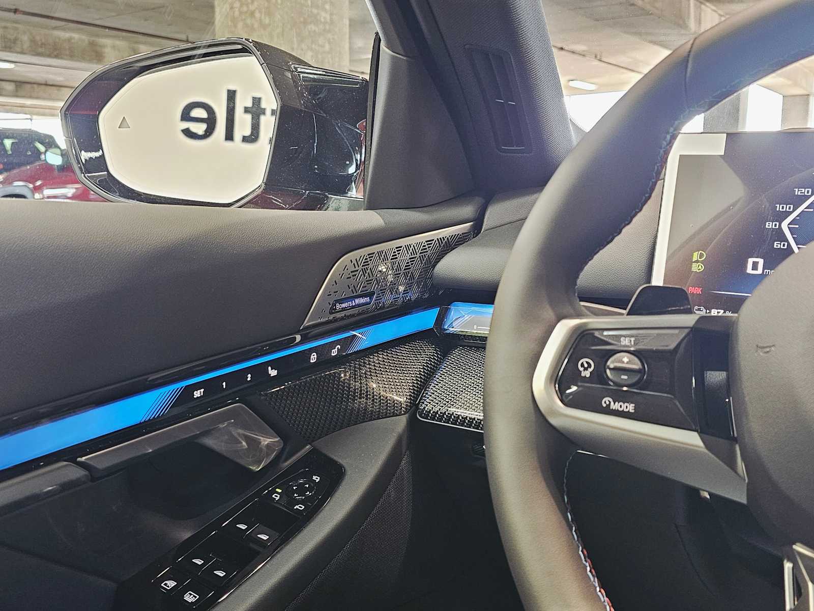 Thumbnail: 2025 BMW i5 - 22