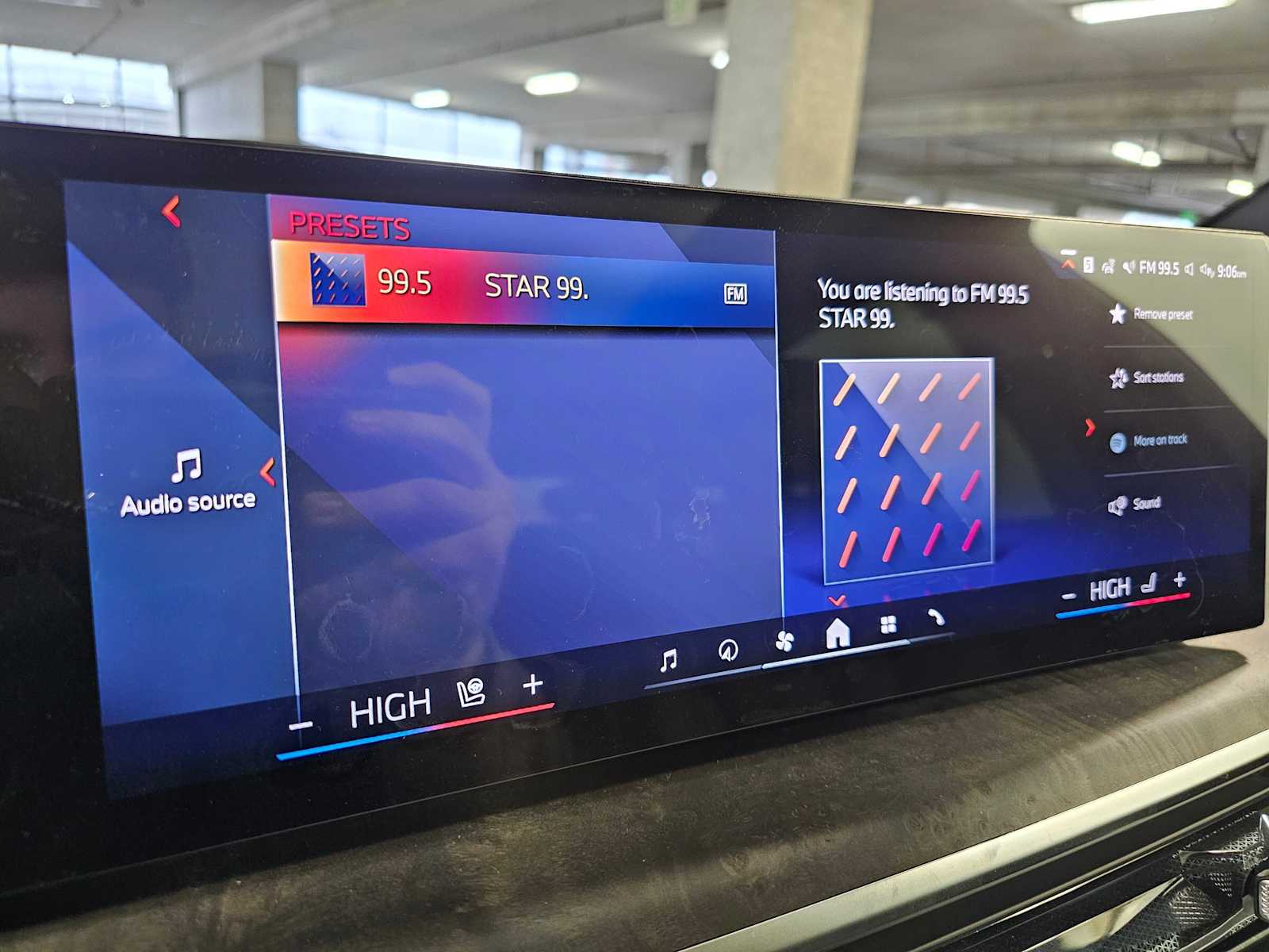 Thumbnail: 2026 BMW X5 - 15