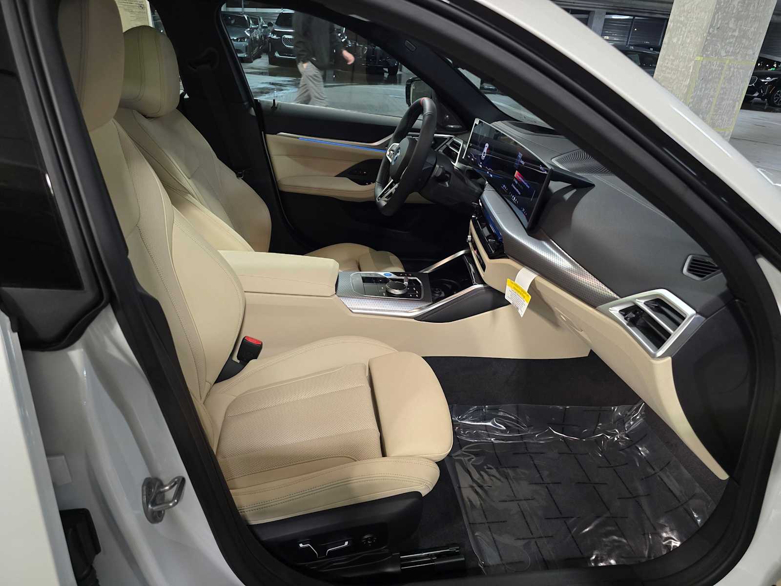 Thumbnail: 2025 BMW i4 - 31