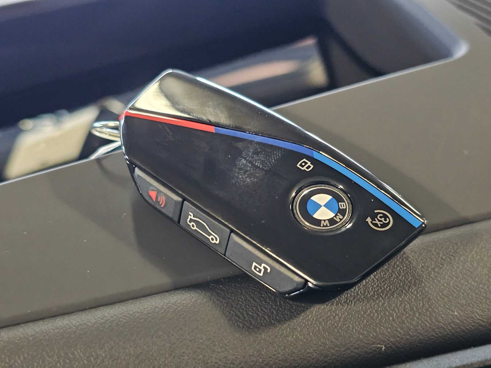 Thumbnail: 2026 BMW M5 - 41