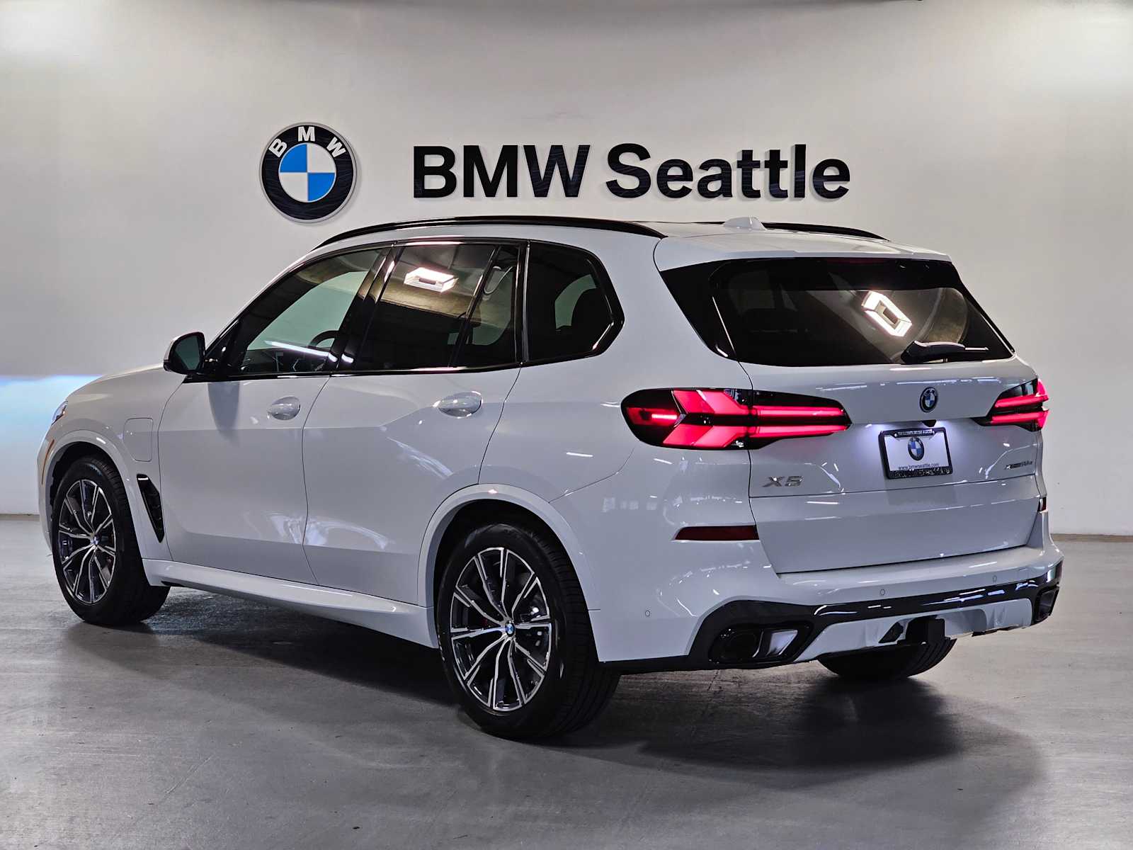 Thumbnail: 2026 BMW X5 - 4