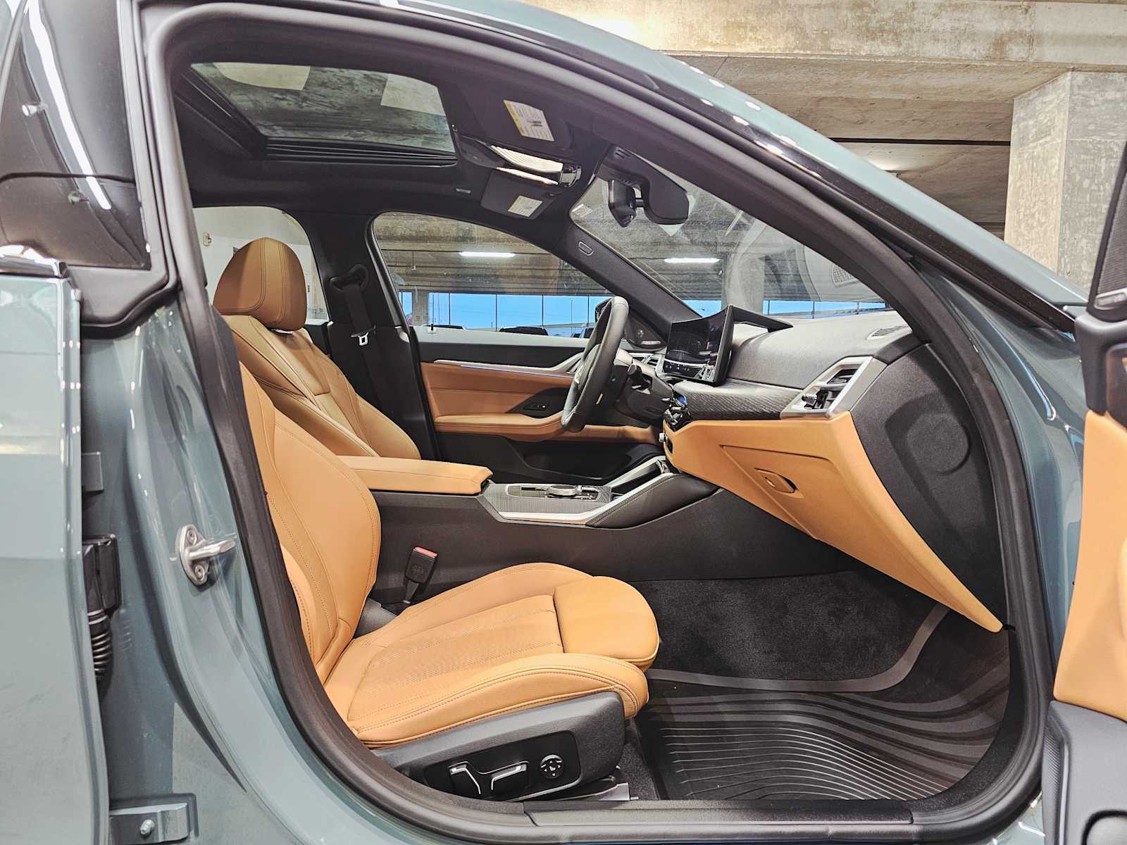 Thumbnail: 2025 BMW i4 - 27