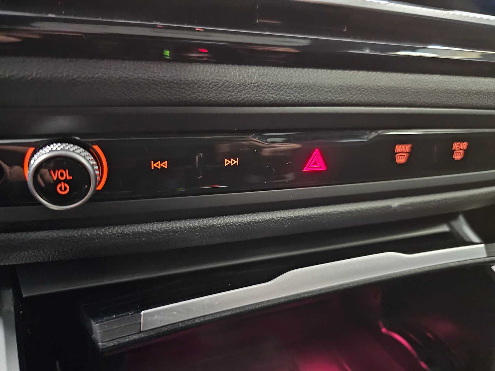 Thumbnail: 2023 BMW i4 - 18