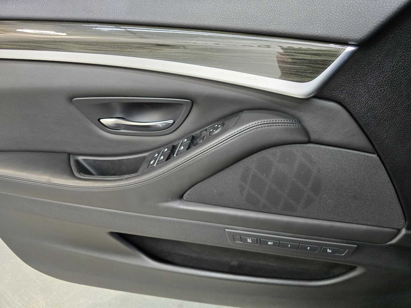 Thumbnail: 2015 BMW M5 - 22