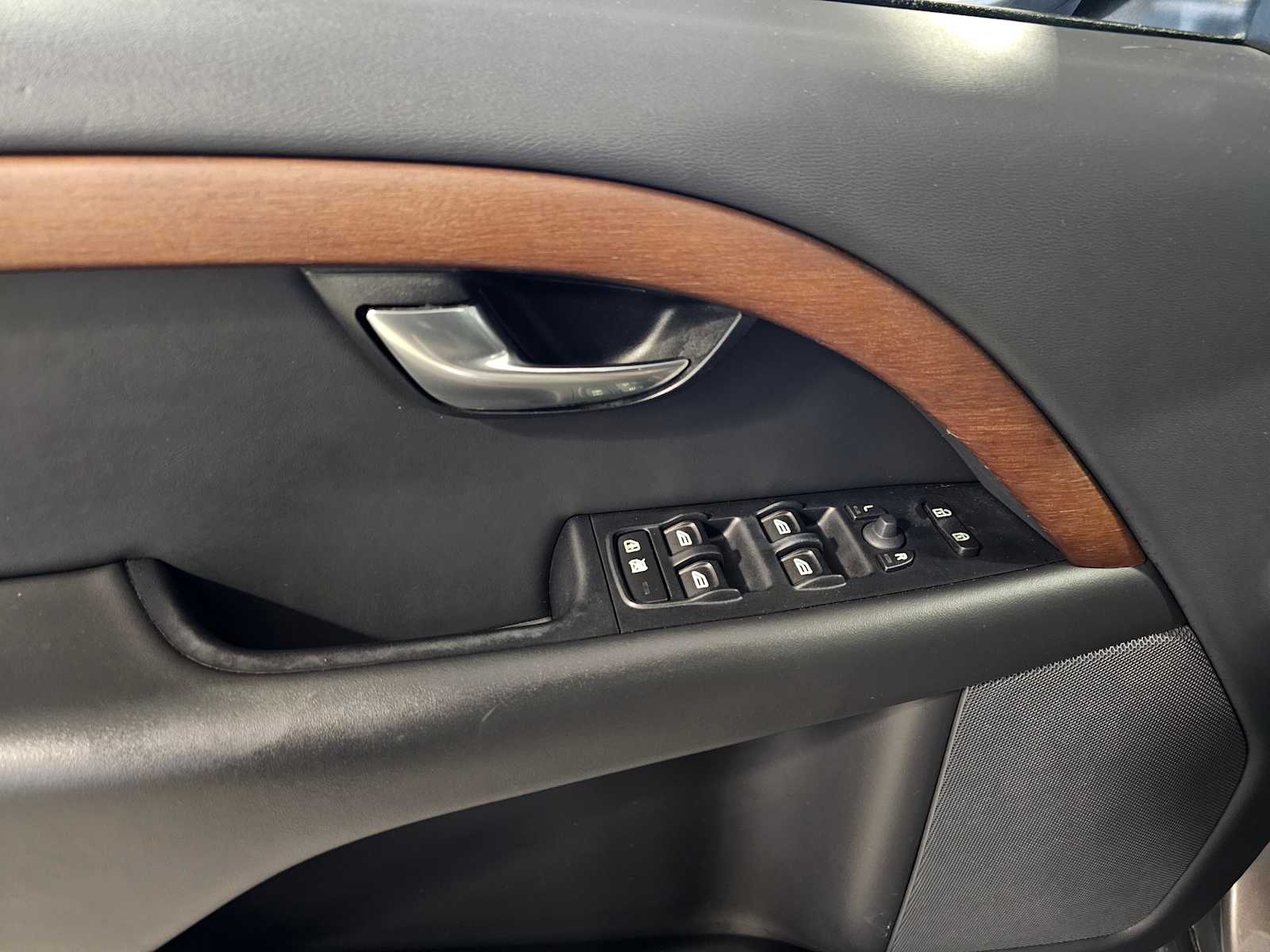 Thumbnail: 2009 Volvo XC70 - 22