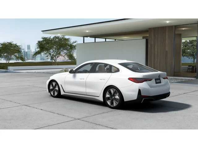 Thumbnail: 2026 BMW i4 - 2
