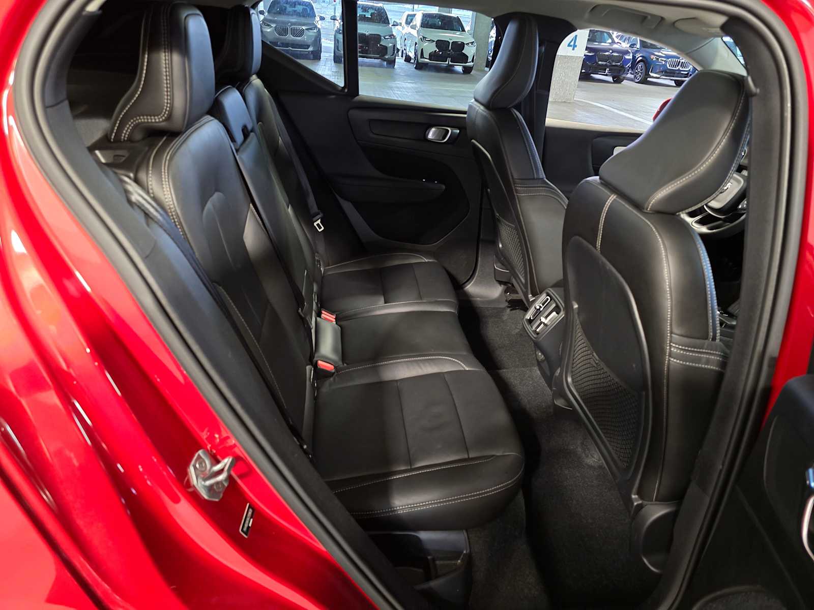 Thumbnail: 2019 Volvo XC40 - 30