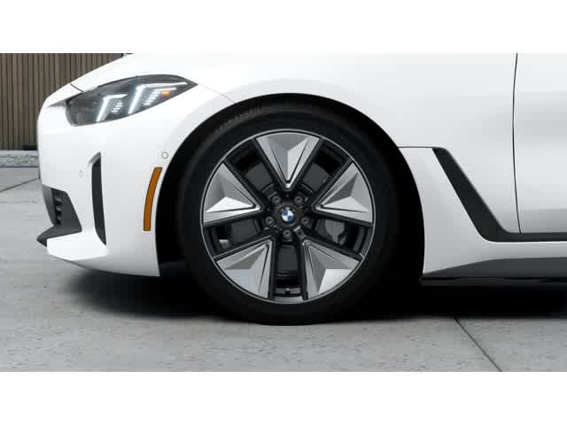 Thumbnail: 2025 BMW i4 - 7