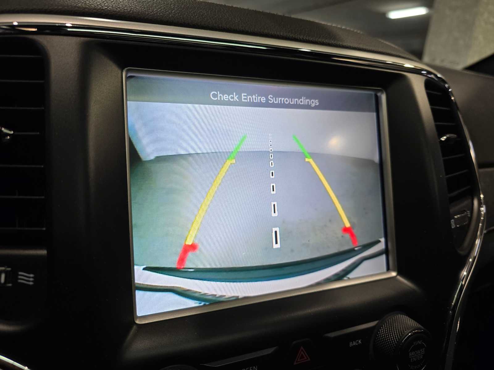 Thumbnail: 2015 Jeep Grand Cherokee - 18