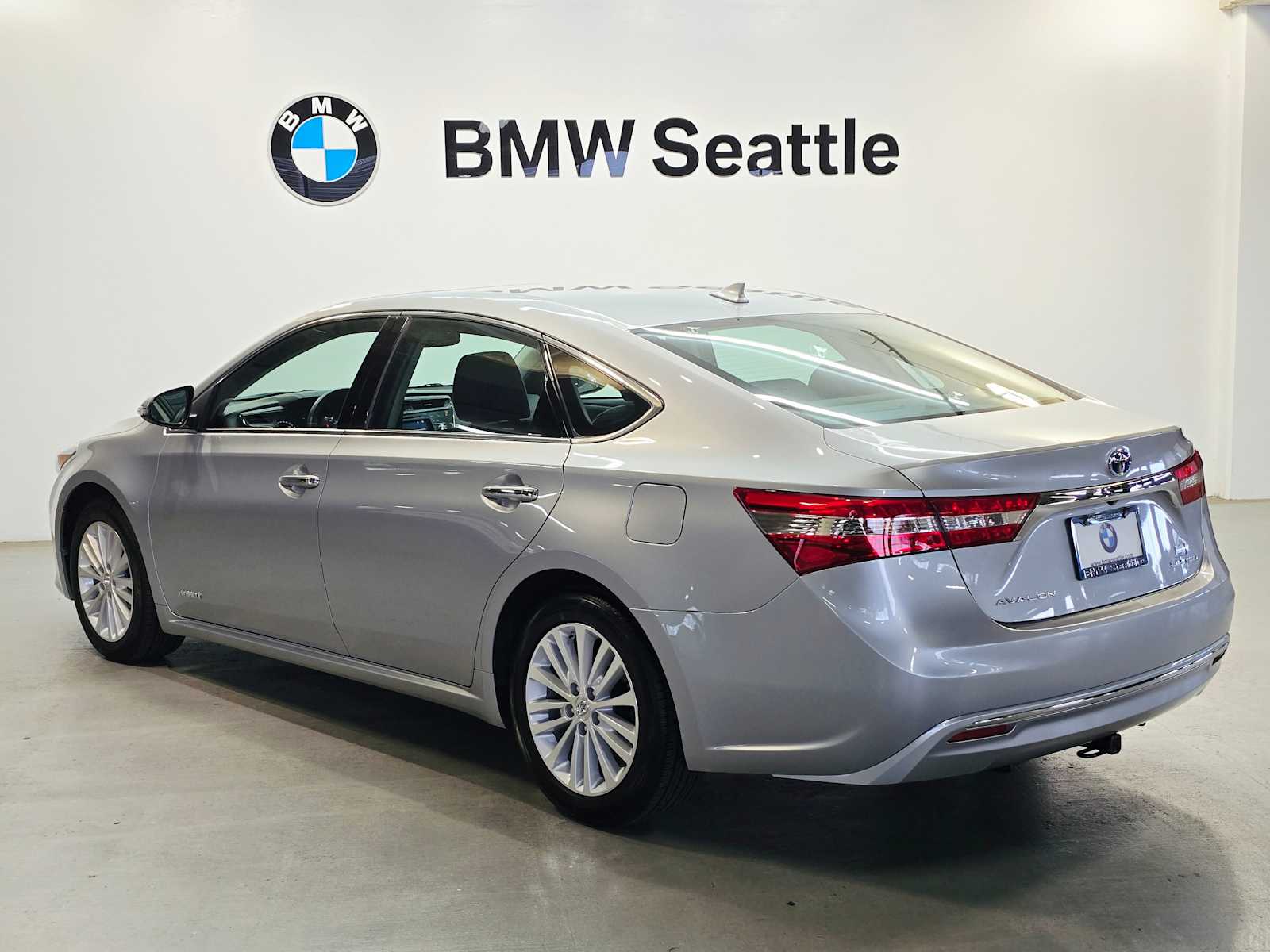Thumbnail: 2015 Toyota Avalon - 3