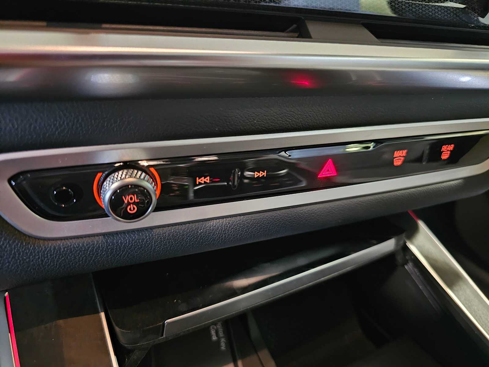 Thumbnail: 2026 BMW X5 - 19