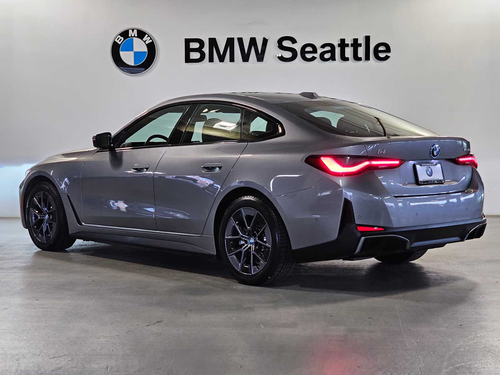 Thumbnail: 2023 BMW i4 - 4