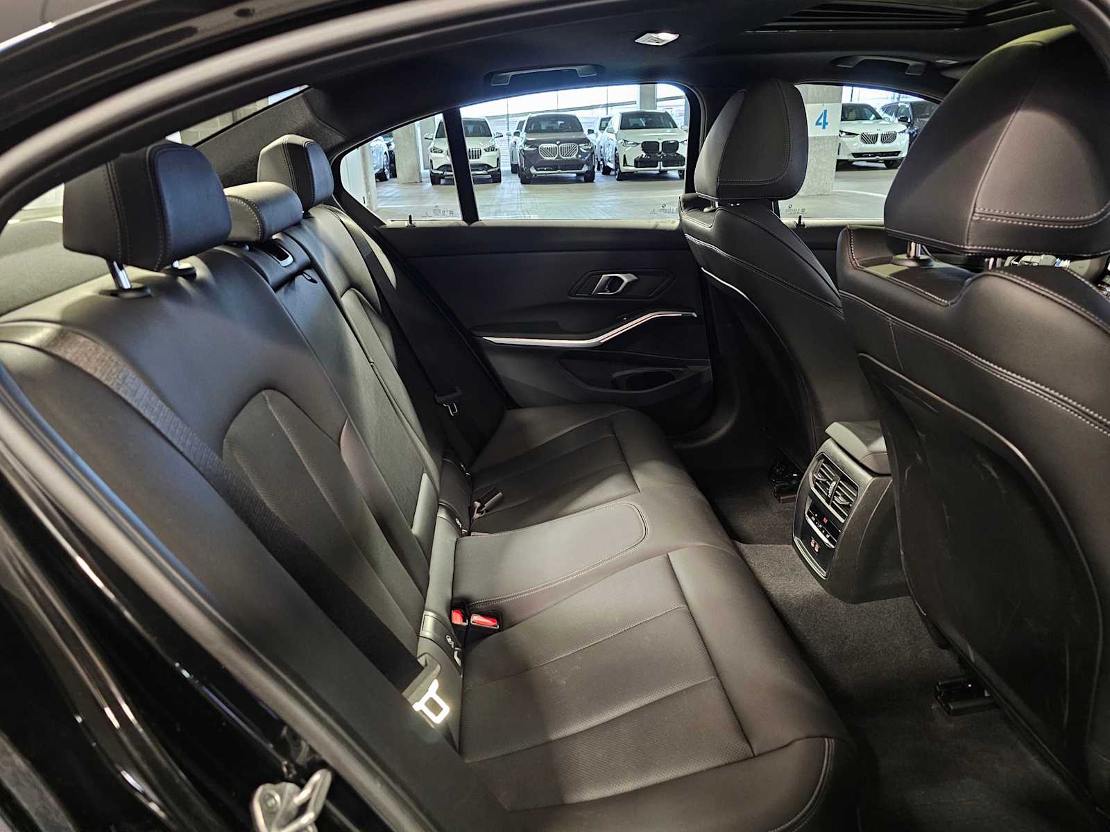 Thumbnail: 2025 BMW 3 Series - 39