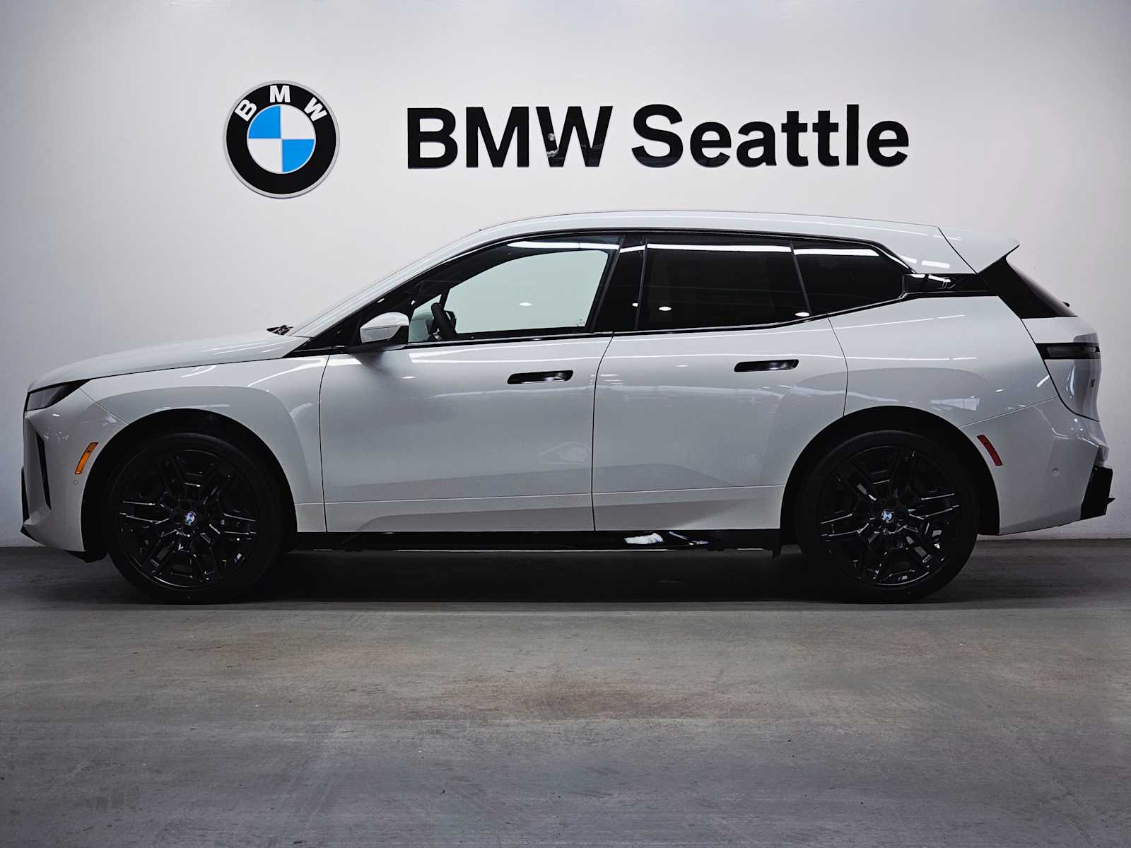 Thumbnail: 2026 BMW iX - 3