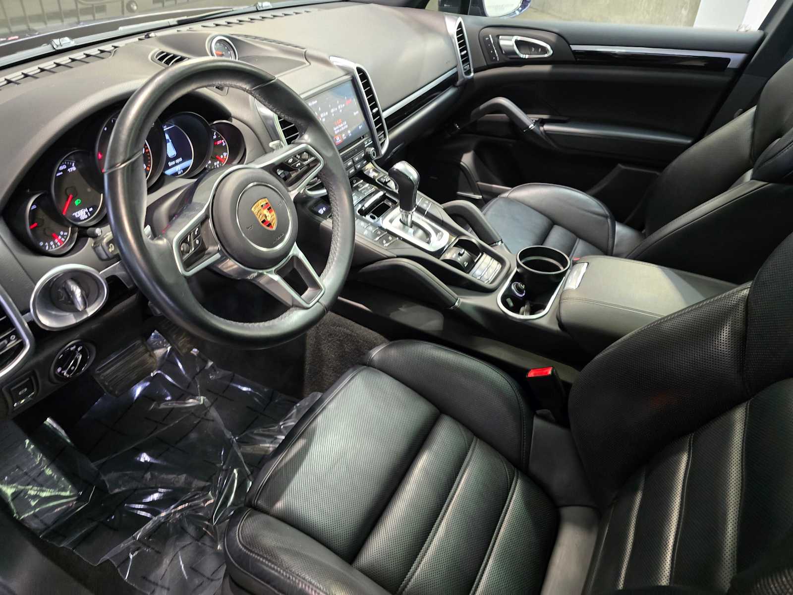 Thumbnail: 2017 Porsche Cayenne - 2