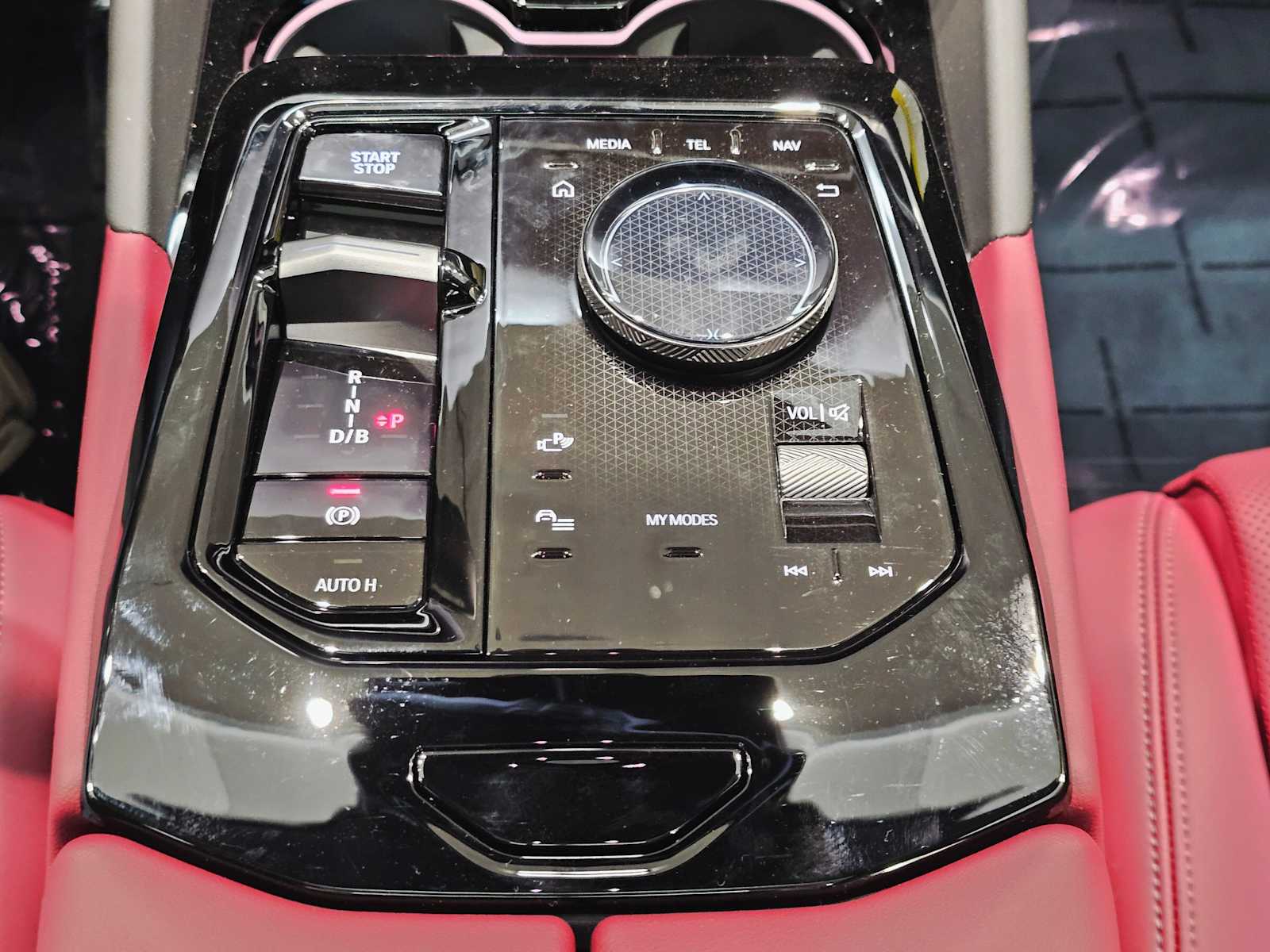 Thumbnail: 2026 BMW i5 - 18