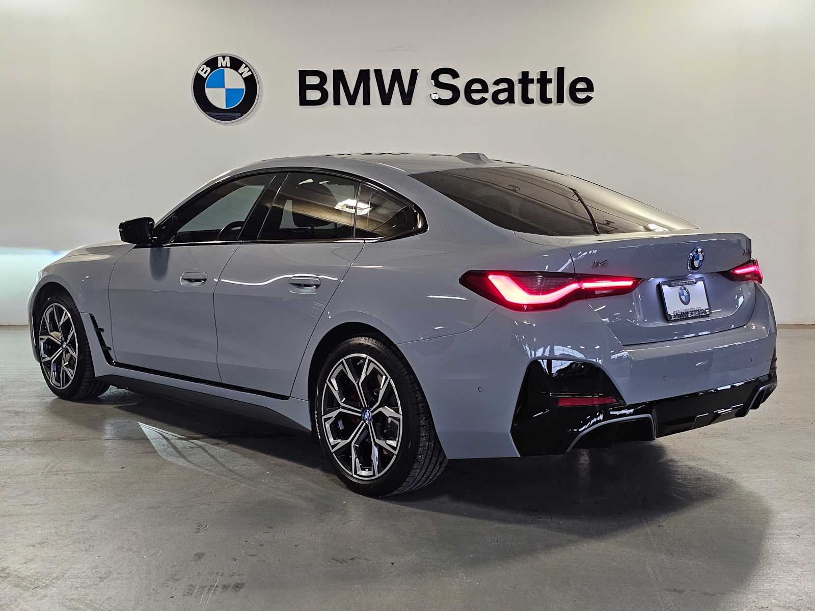 Thumbnail: 2023 BMW i4 - 4