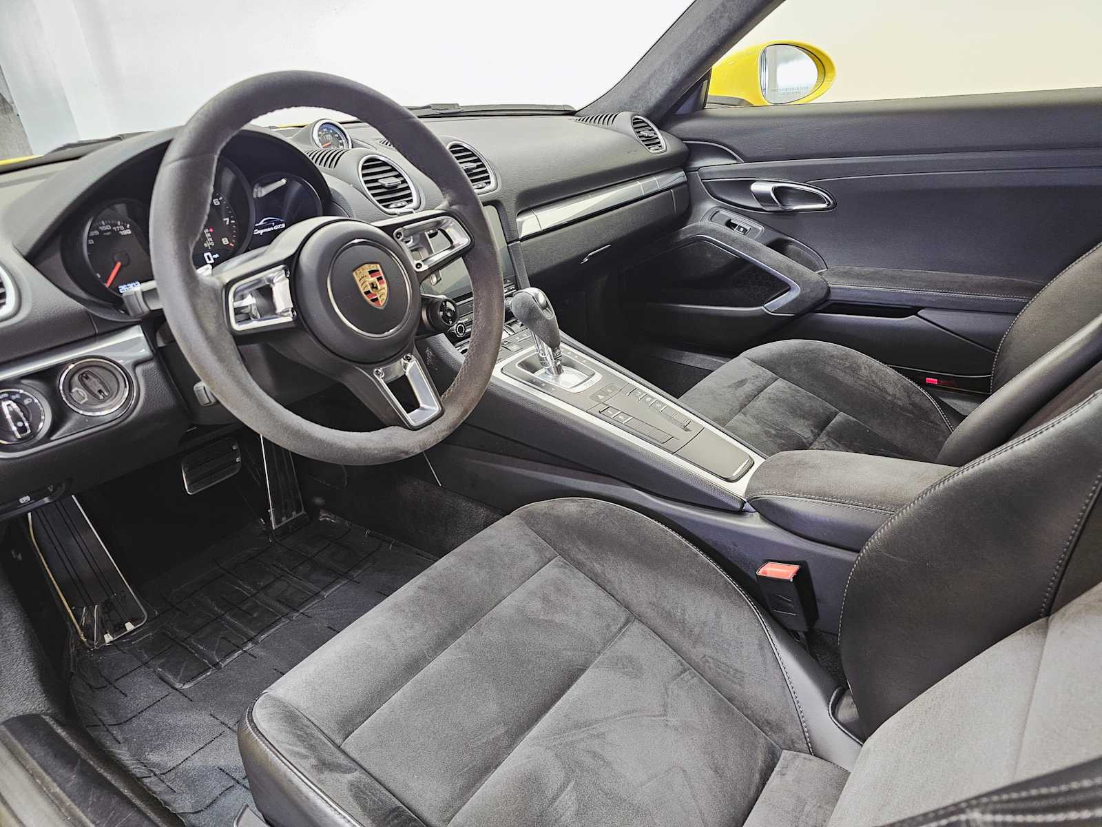 Thumbnail: 2019 Porsche 718 Cayman - 2