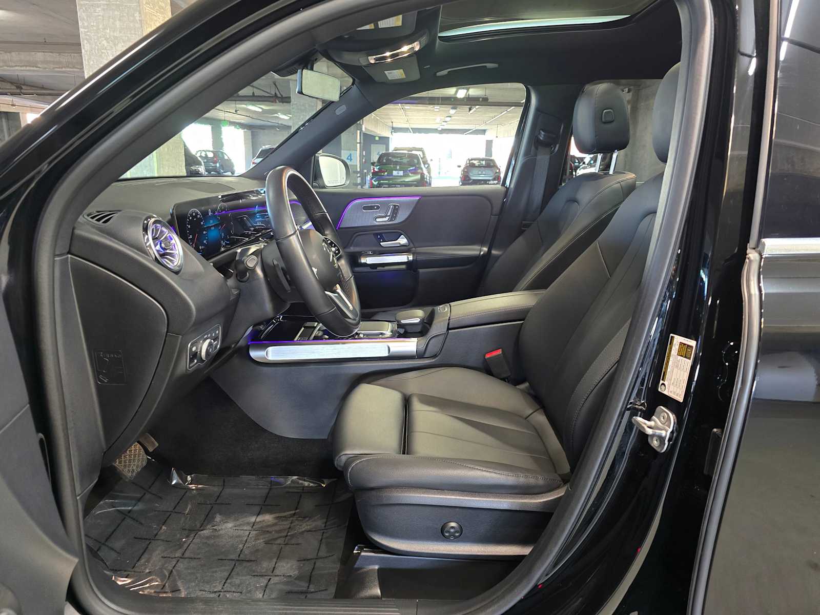 Thumbnail: 2023 Mercedes-Benz GLB - 25