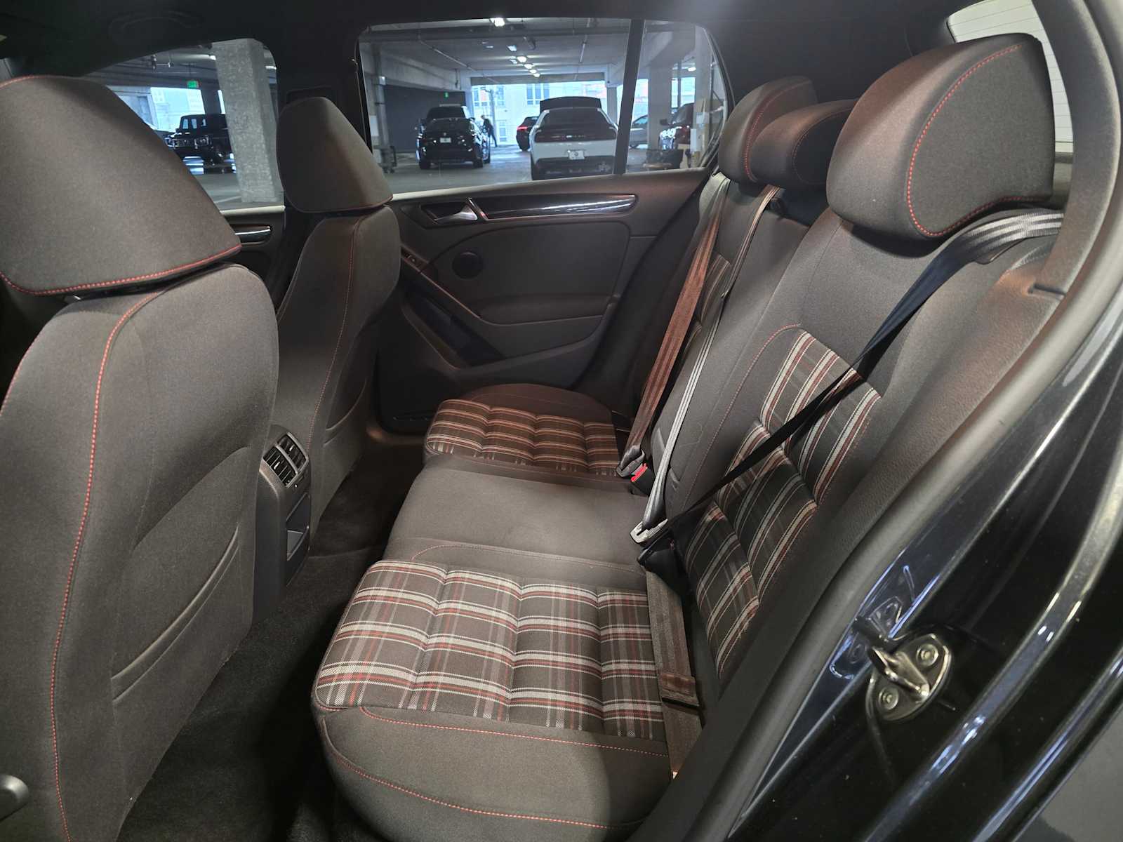 Thumbnail: 2012 Volkswagen Golf - 26