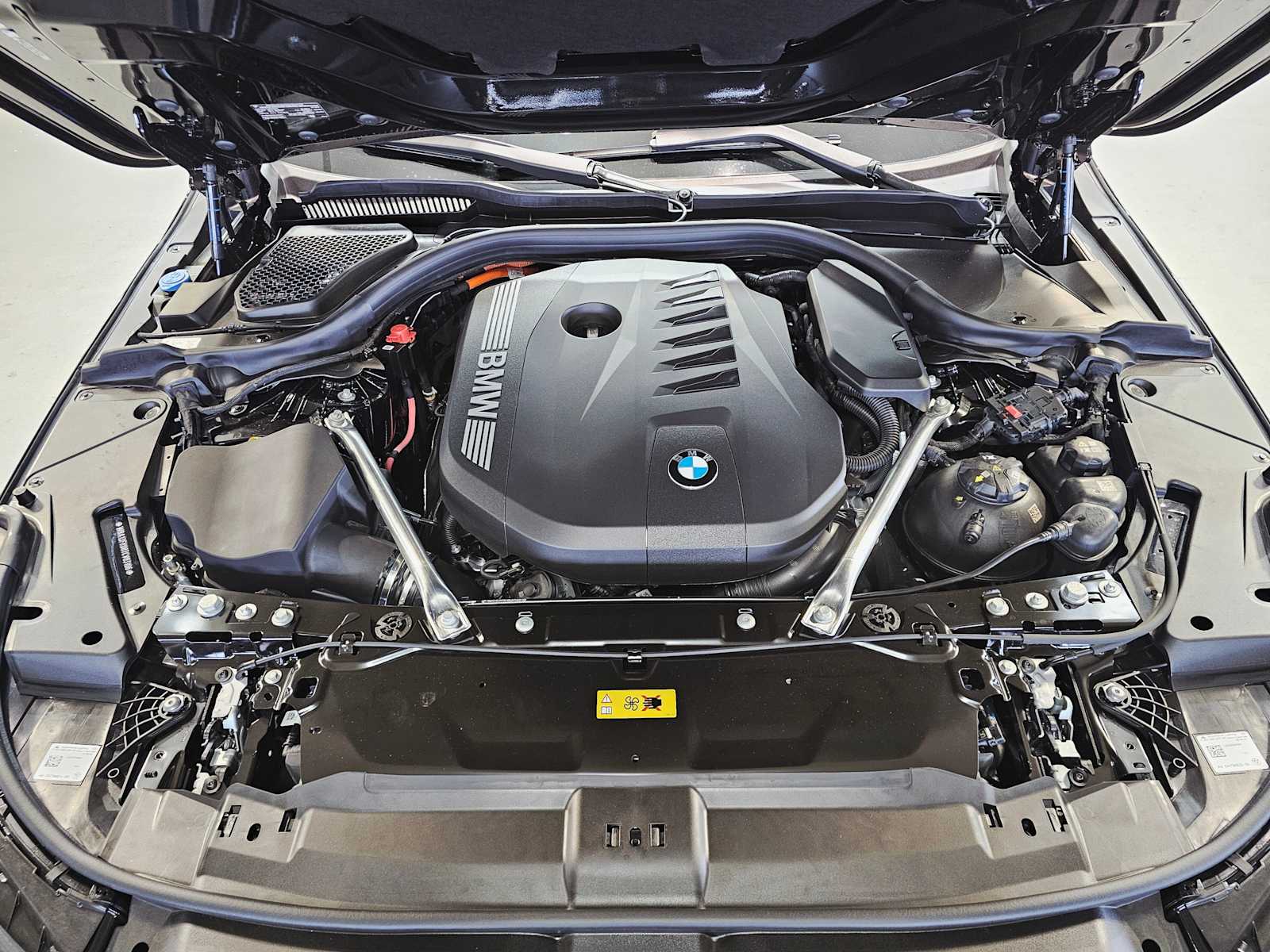 Thumbnail: 2026 BMW 5 Series - 9