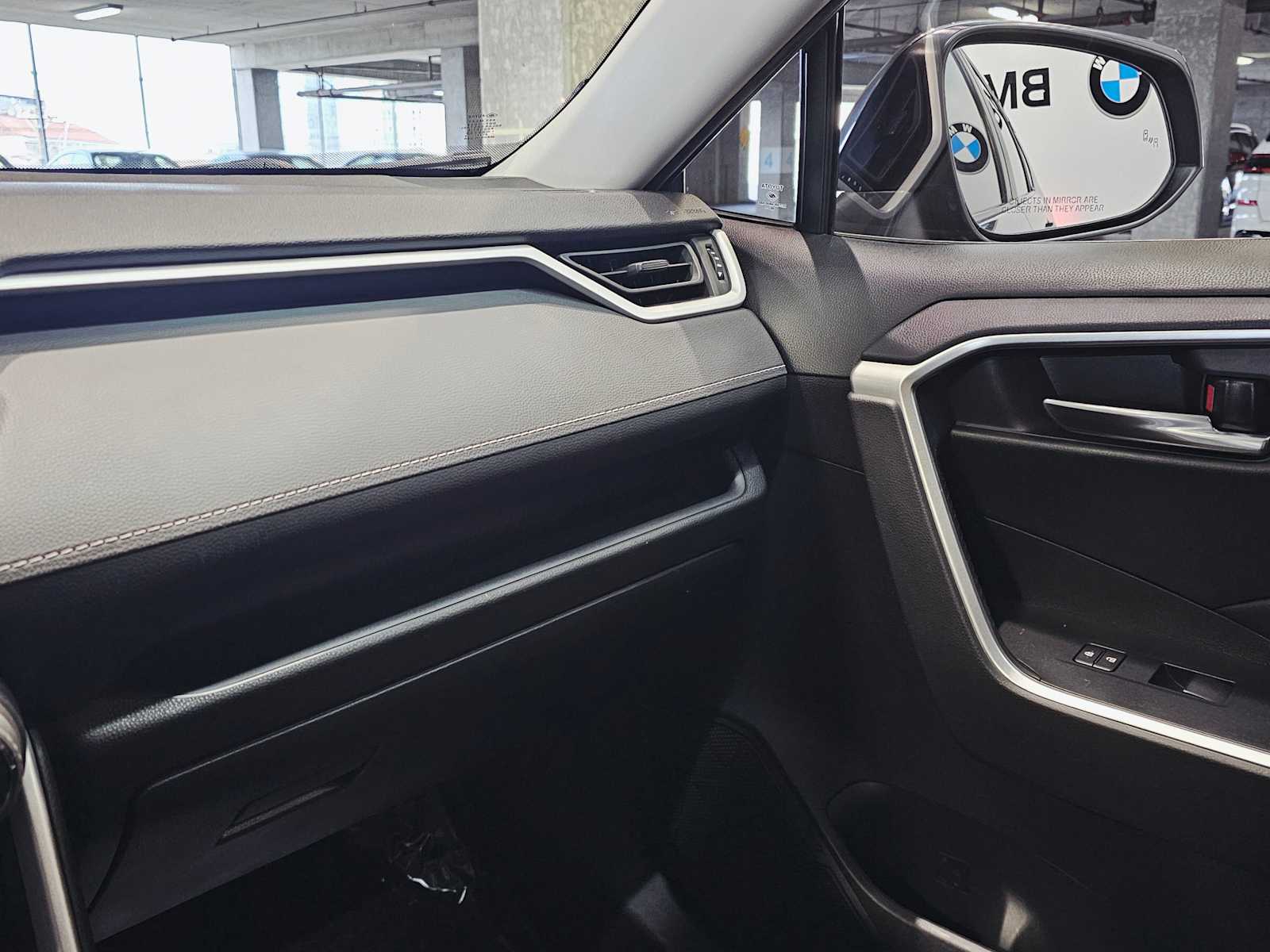 Thumbnail: 2021 Toyota RAV4 - 20