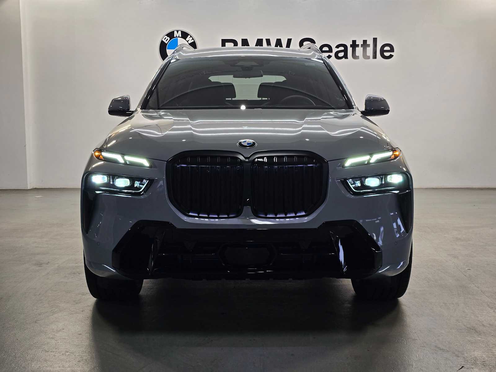 Thumbnail: 2026 BMW X7 - 6