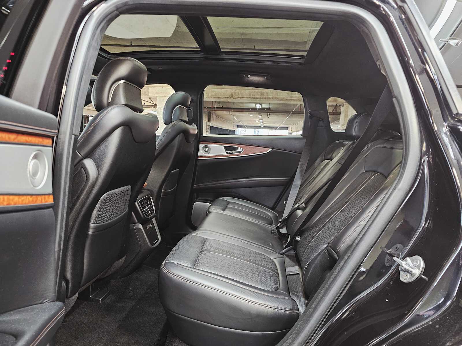 Thumbnail: 2019 Lincoln Nautilus - 25