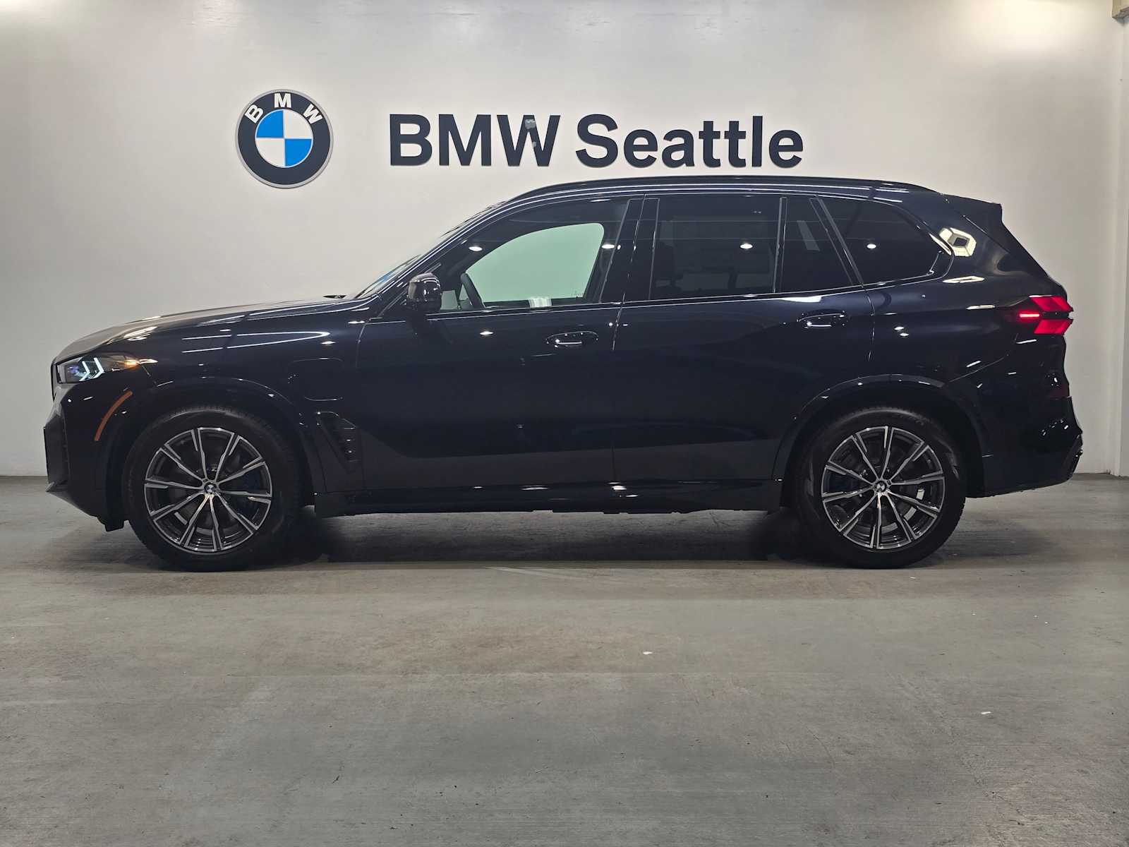 Thumbnail: 2026 BMW X5 - 3