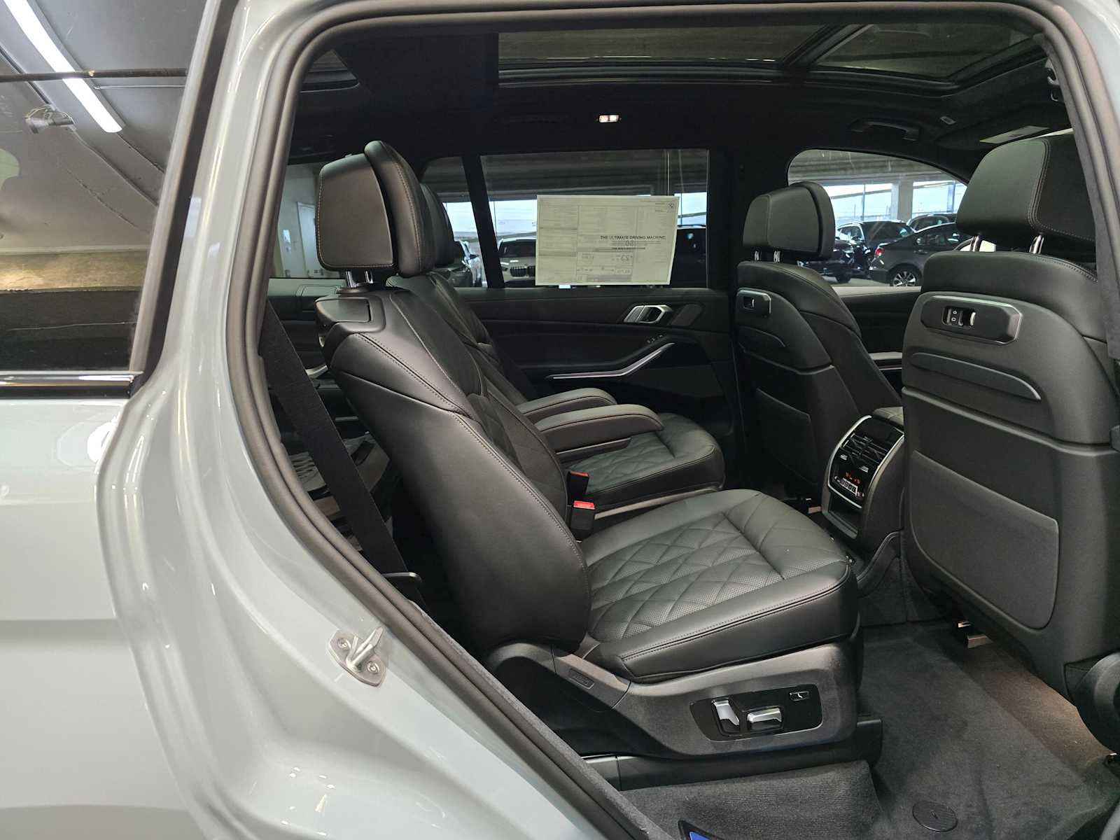 Thumbnail: 2026 BMW X7 - 29