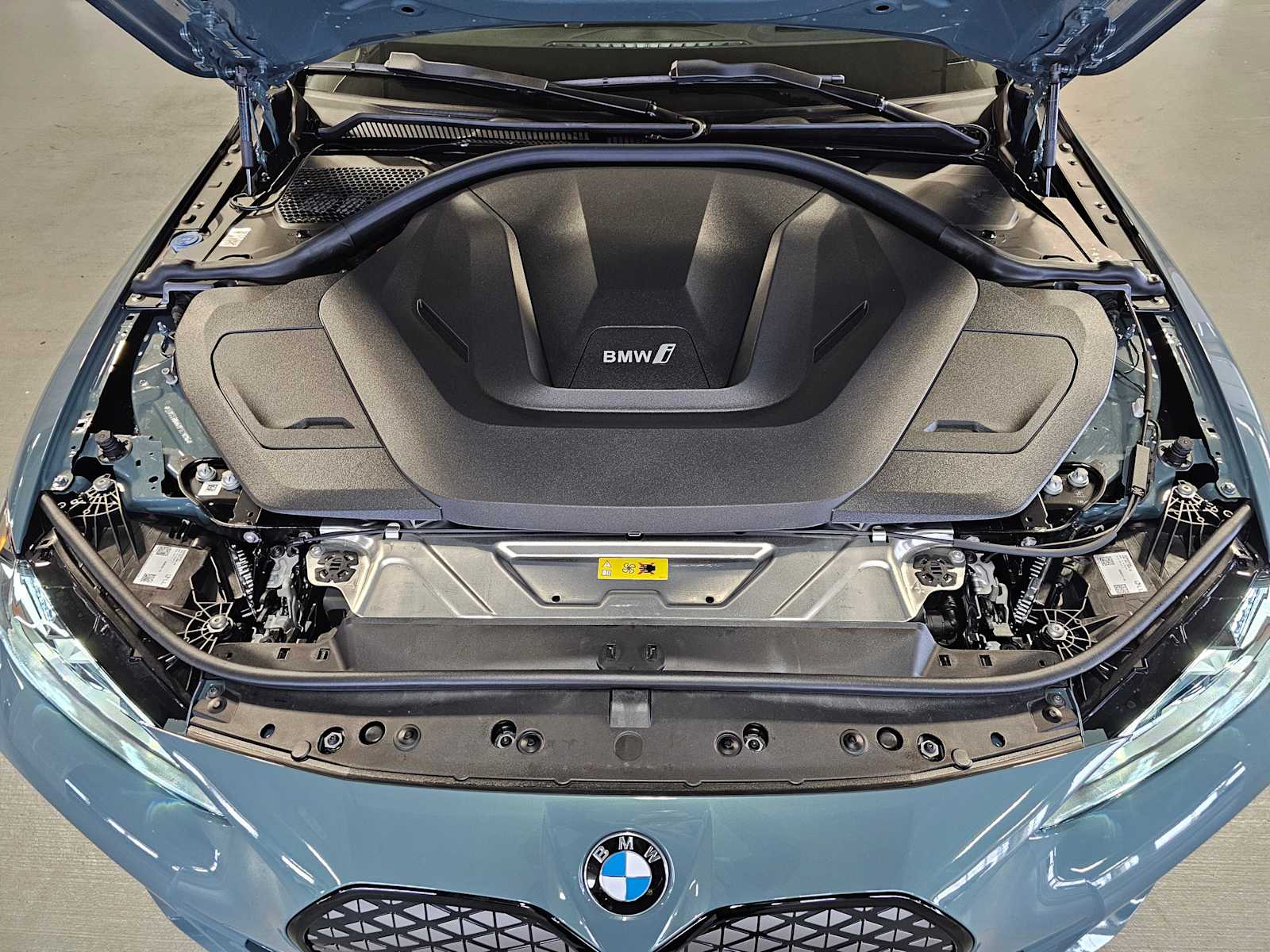 Thumbnail: 2026 BMW i4 - 9