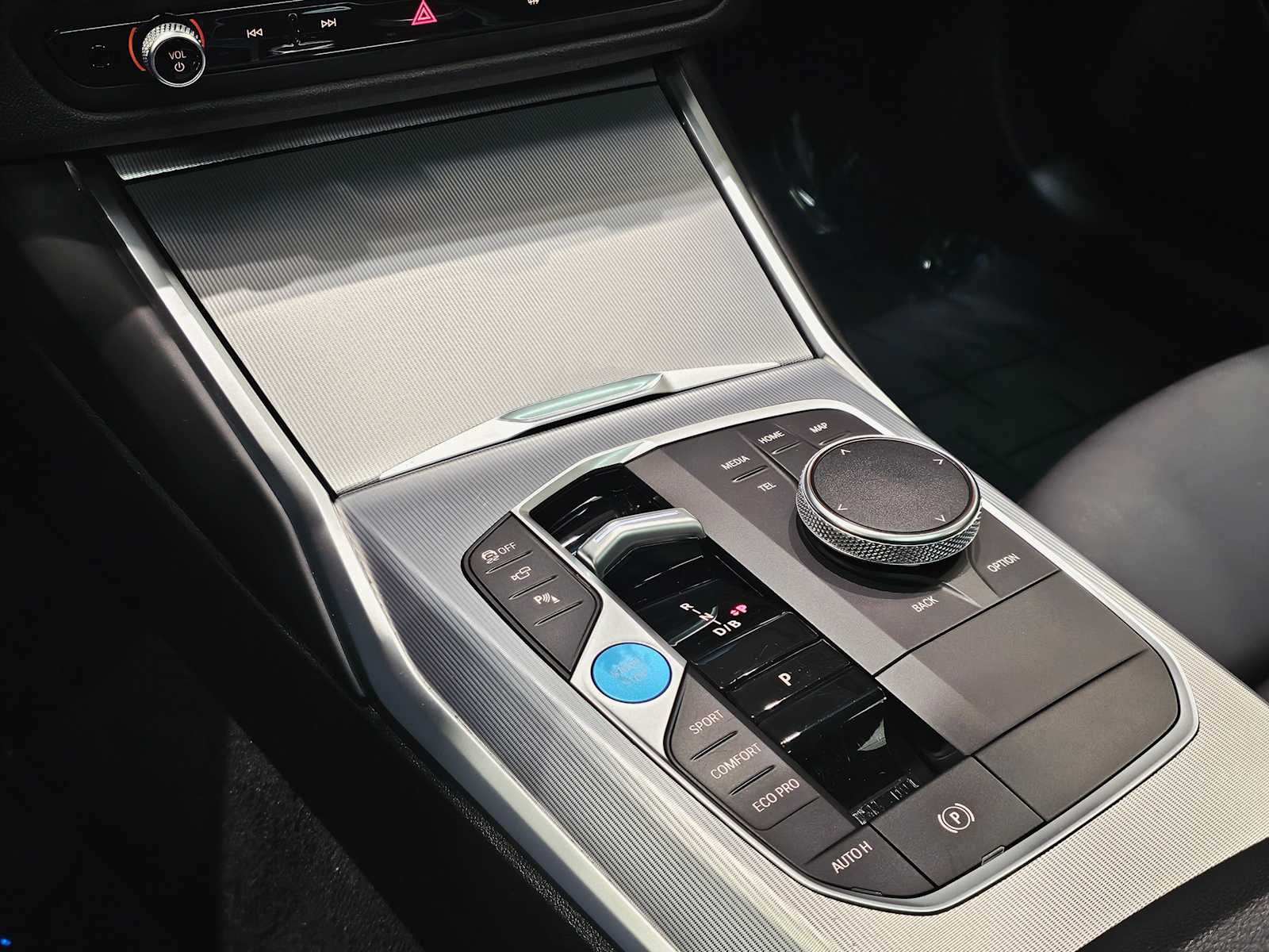 Thumbnail: 2023 BMW i4 - 17