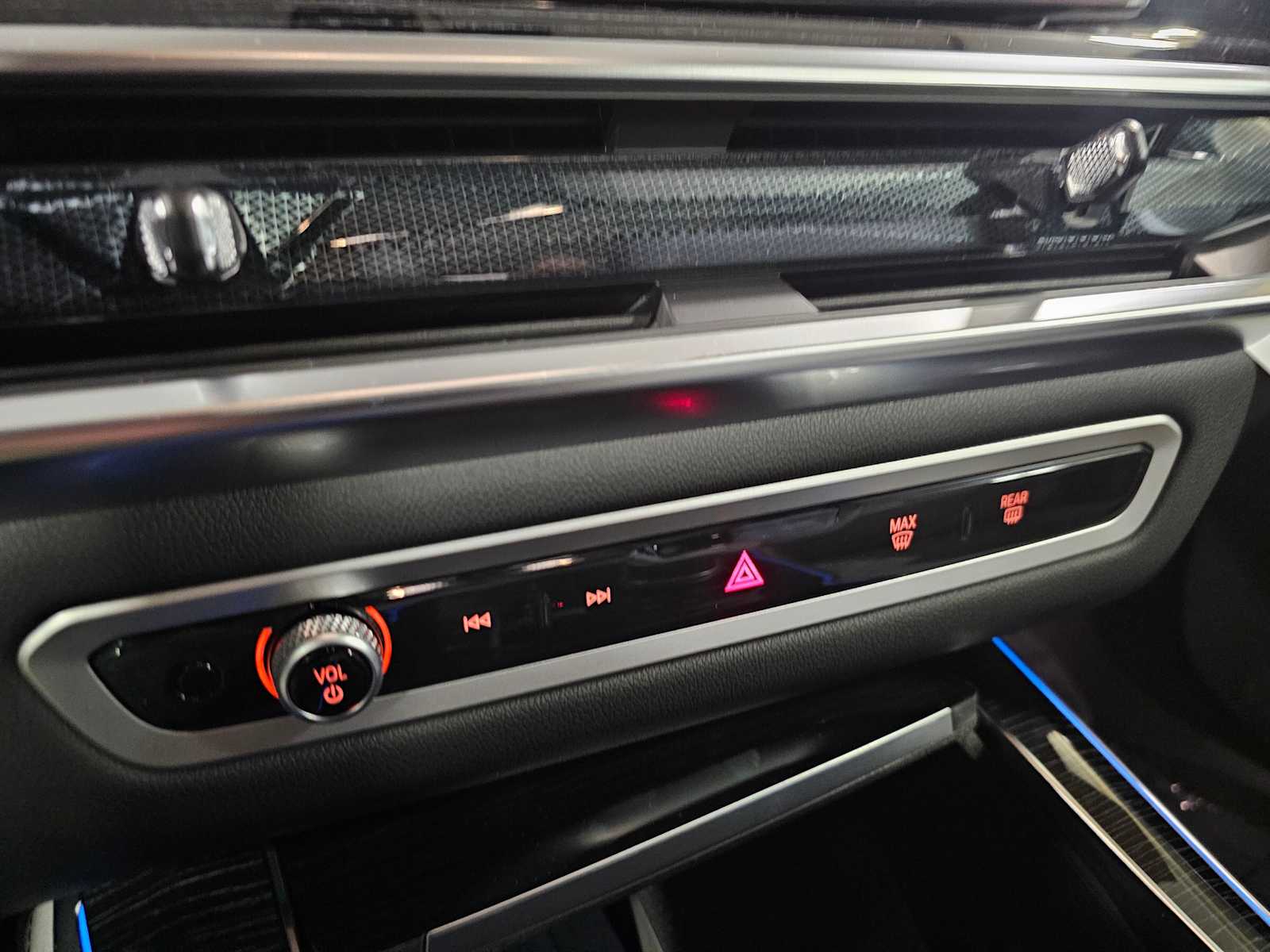 Thumbnail: 2026 BMW X5 - 17